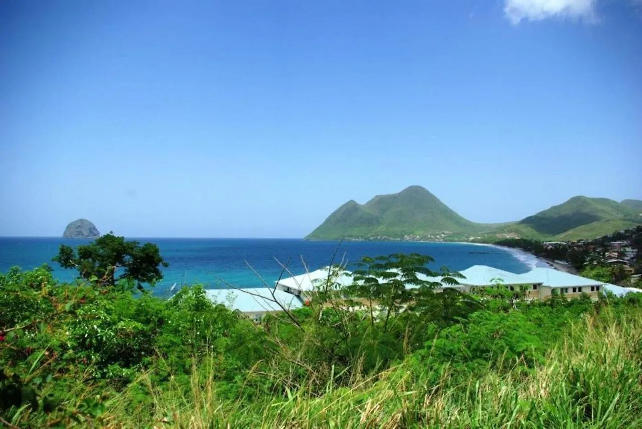 Appartement Spacieux Vue Mer: Beachfront Retreat with Parking Les Anses-d'Arlets Martinique