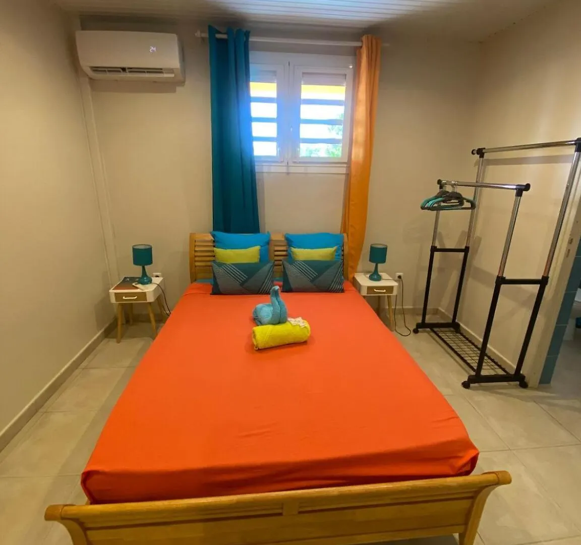 Appartement Spacieux Vue Mer: Beachfront Retreat with Parking Les Anses-d'Arlets 0*,